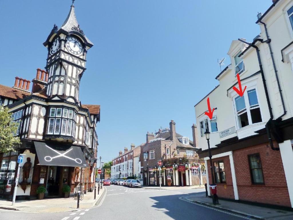 פורטסמות' The Clock Tower Apartment - Spacious, Modern, 2 Bed Room Apartment , Southsea With Free Parking - Sleeps 4 מראה חיצוני תמונה
