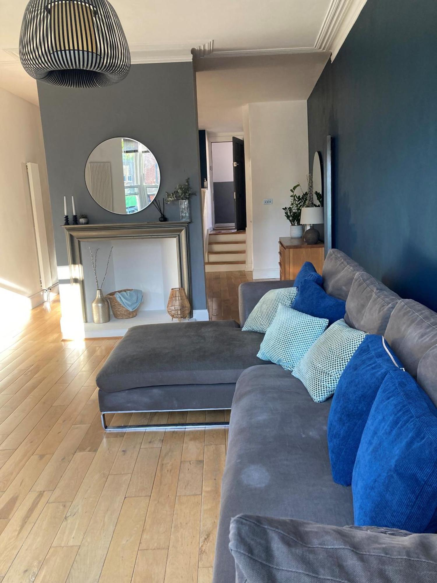 פורטסמות' The Clock Tower Apartment - Spacious, Modern, 2 Bed Room Apartment , Southsea With Free Parking - Sleeps 4 מראה חיצוני תמונה